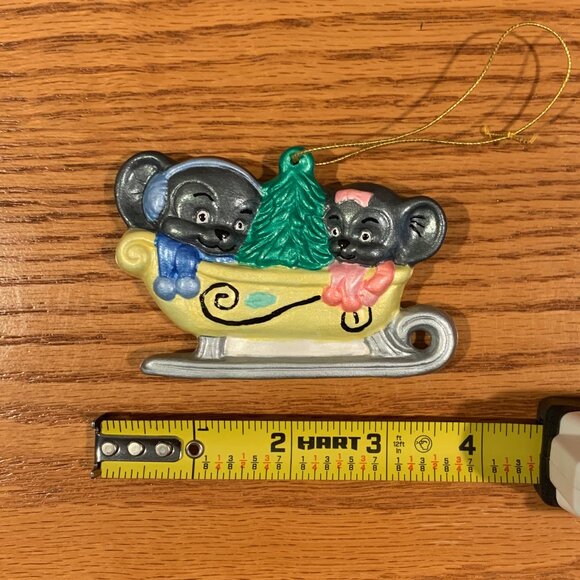VINTAGE HANDMADE CERAMIC CHRISTMAS ORNAMENT, 2 MICE INA SLEIGH - Picture 3 of 4